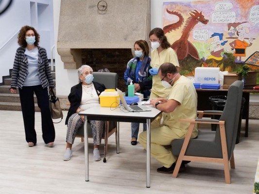  España notifica 2.840 nuevos casos de covids, 102 muertes y la incidencia se reduce a 74 casos