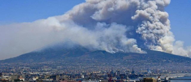 Los gases del volcán, muy tóxicos, pueden llegar el viernes a la Región