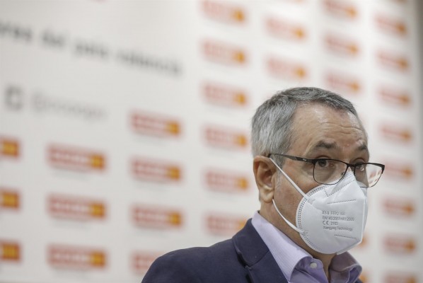 El pleno del CES refrenda por unanimidad el nombramiento de Arturo León como presidente