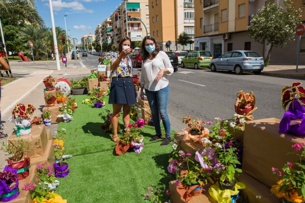 Oltra pone Elche como ejemplo de movilidad sostenible en la inauguración del 'Parking Day' 