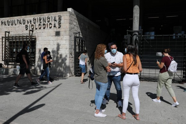 El Gobierno fija en 2023 el fin de los Grados de tres años en las universidades españolas