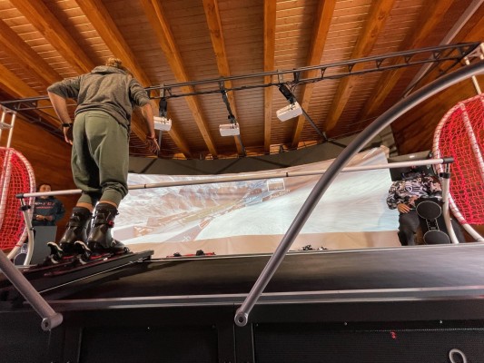 Esquiades.com y Vallnord-Pal Arinsal inauguran el simulador de esquí más innovador del mundo