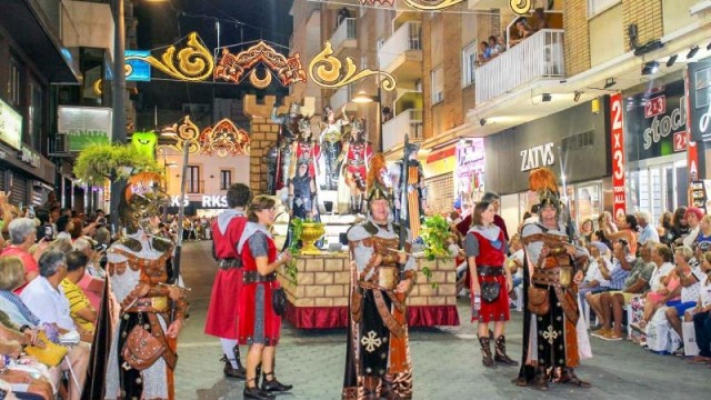 El Ayuntamiento de Benidorm y la Junta Gestora acuerdan la suspensión de las Fiestas de Moros y Cristianos

