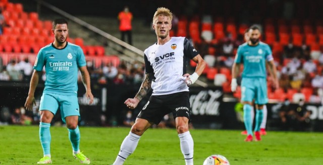 Wass se olvida del lateral