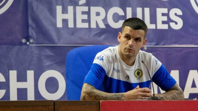 Álex Martínez: “No vamos a ganar siempre en el último minuto”
