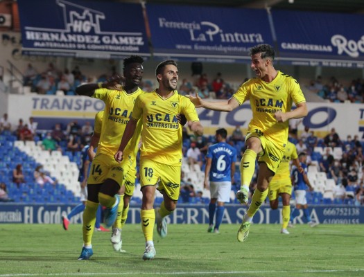 UCAM CF, Murcia y Águilas, ya en zona de ascenso, tienen el liderato a tiro de partido