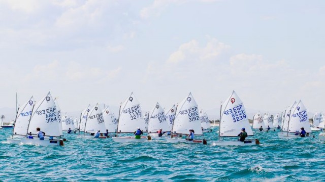 Fernando Puig, Carlota Gómez, Pepe Andrés y Blanca Suardiaz, campeones del Trofeo Valencia Vela Copa Unicef