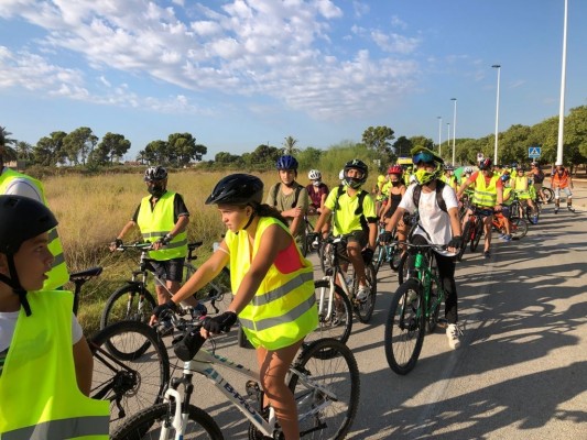 Más de dos centenares de personas participan en una marcha ciclista por la Semana de la Movilidad