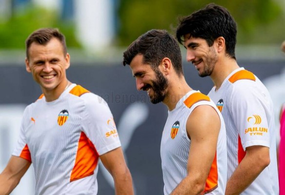 Gayà es baja de última hora ante el Real Madrid