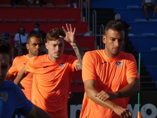 Xavi Estacio debuta con triunfo en la UD Alzira