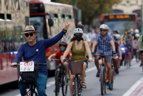 València marcha en bicicleta hacia un modelo de ciudad sostenible y saludable
