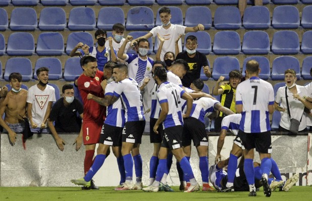 El Hércules duerme líder gracias a un gol de Elliot en el minuto 89