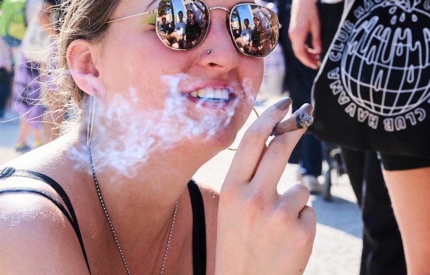 El consumo reciente de cannabis se relaciona con el riesgo de infarto en adultos jóvenes
