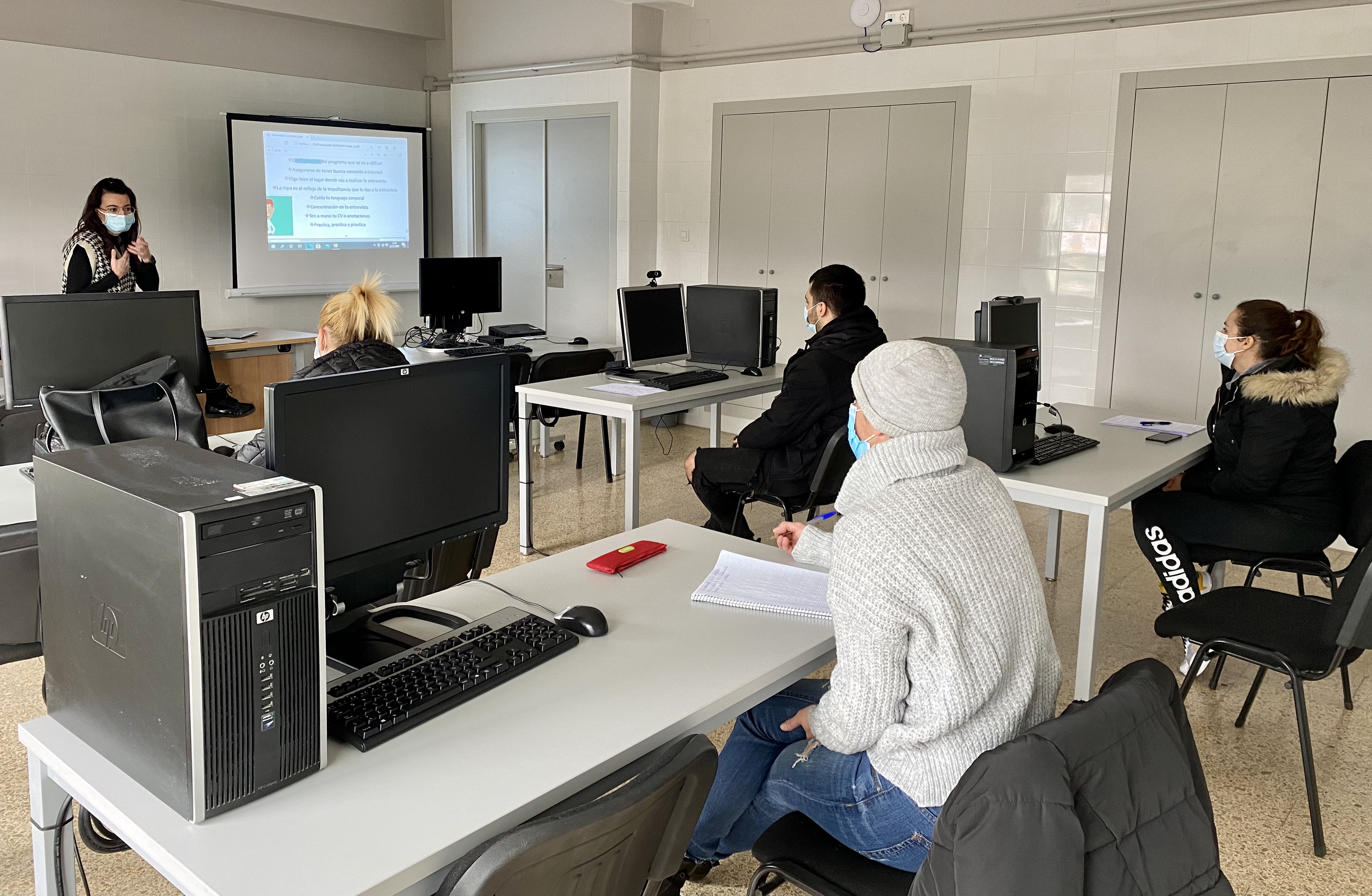 Onda apuesta por la formación en el área logística a través del Curso de Competencias Básicas