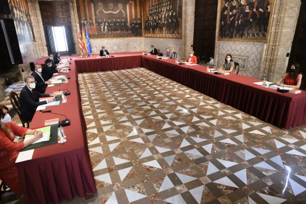 Puig asume una mesa política para negociar los presupuestos con sus socios
