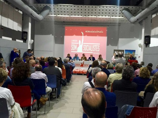 Pedro Sánchez ya tiene plataformas en todas las comarcas de Alicante