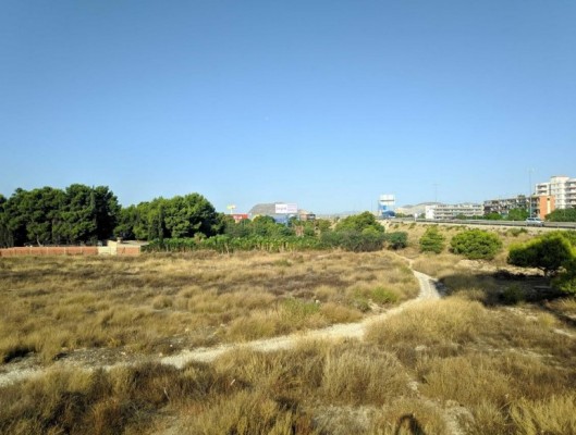 Una promotora proyecta 100.000 metros de zona industrial y terciaria entre Alicante y San Vicente