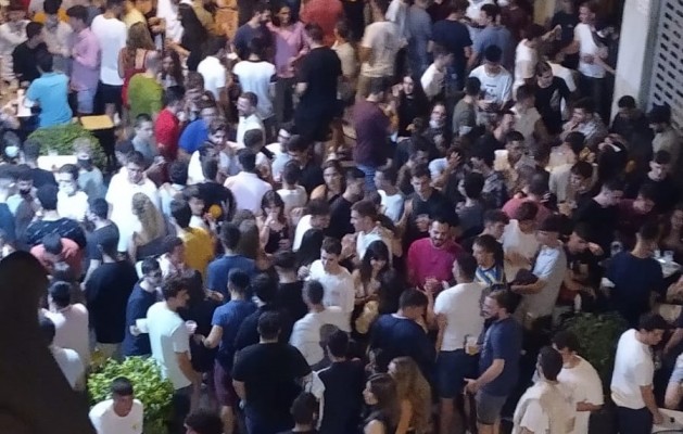 El ayuntamiento 'barrerá' las calles del centro de suciedad y de gente durante la madrugada