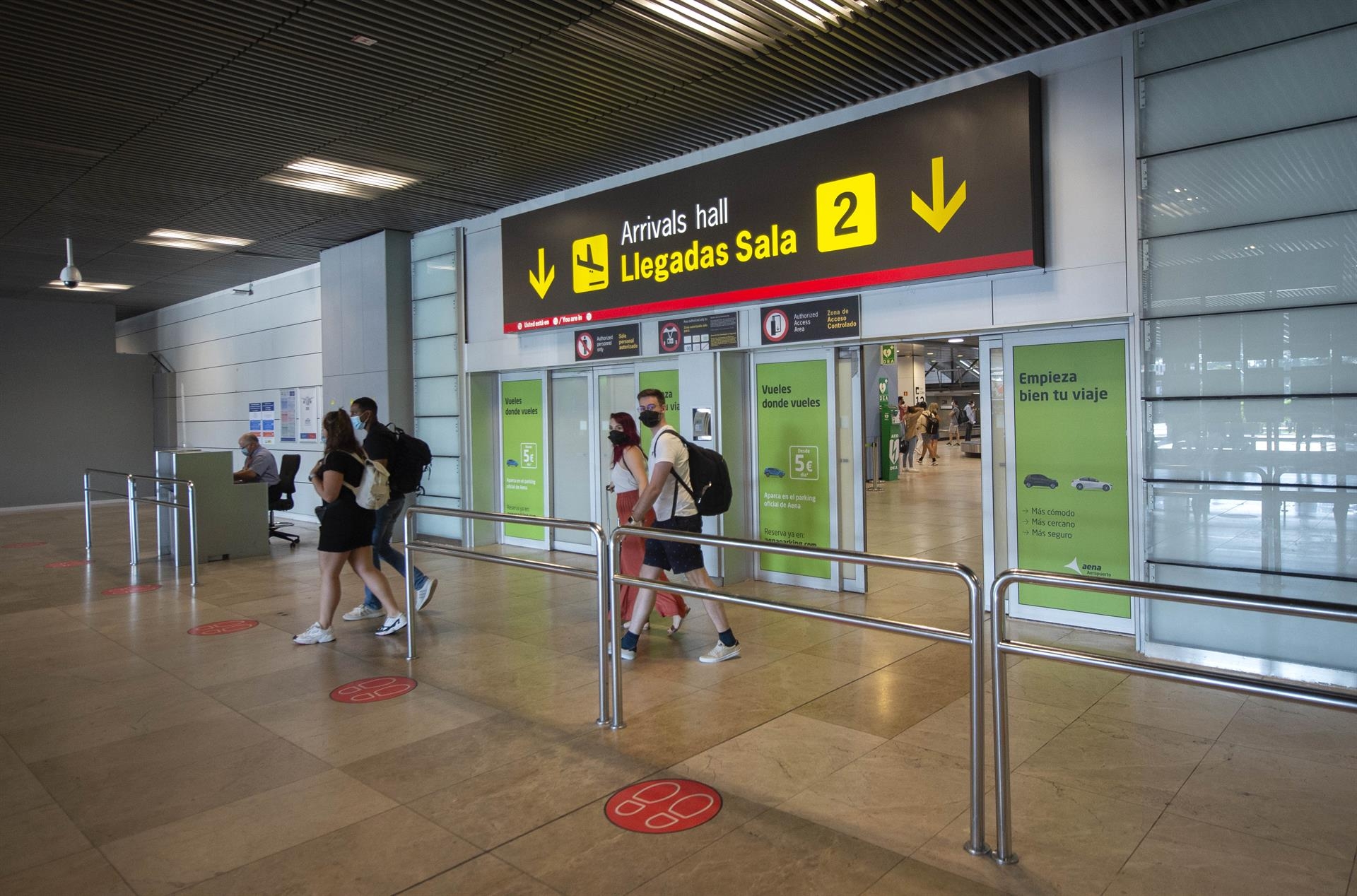 El precio del transporte aéreo de pasajeros marca en el segundo trimestre su mayor caída en 14 años
