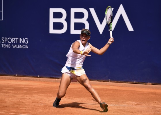 El BBVA Open Internacional de Valencia alarga su cuadro final a causa de la lluvia con Trevisan postulándose para el título y Mintegi dejando el torneo