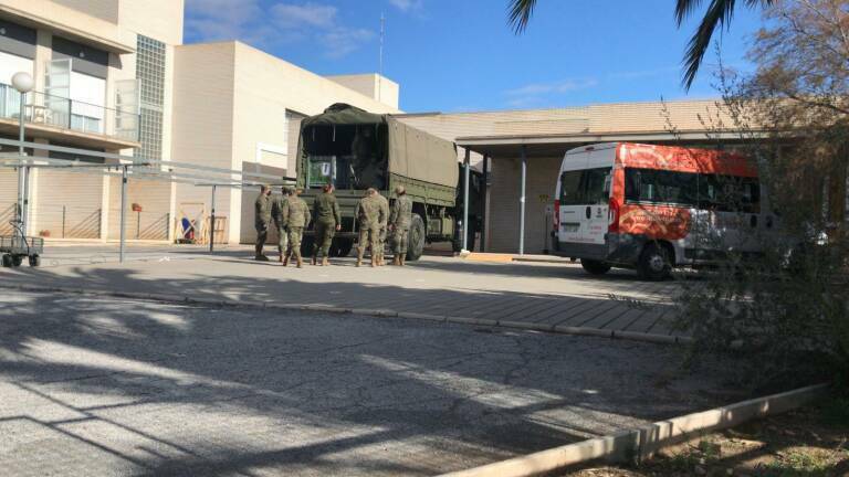 Sigue el déficit sanitario en la residencia Altabix de Elche: sin enfermeras diez noches en mes y medio