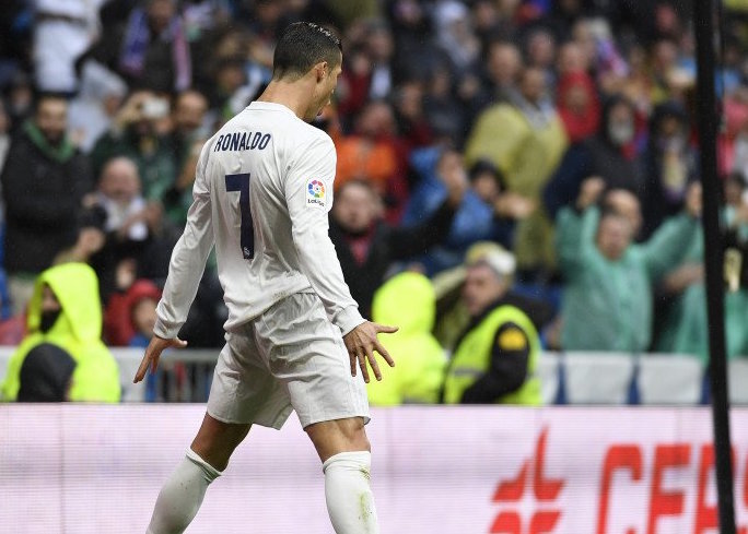 El Real Madrid gana al Betis y recupera el liderato con otro gol de Ramos