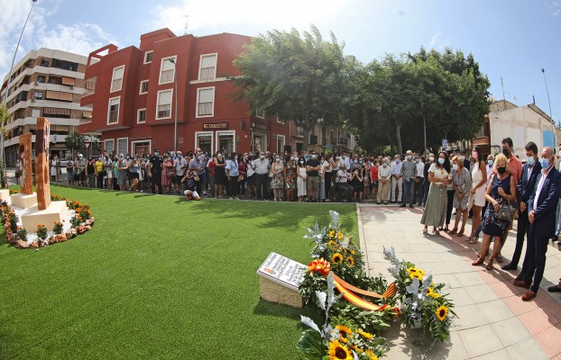Mutxamel rinde homenaje a las víctimas de terrorismo en el 30 aniversario del atentado de ETA
