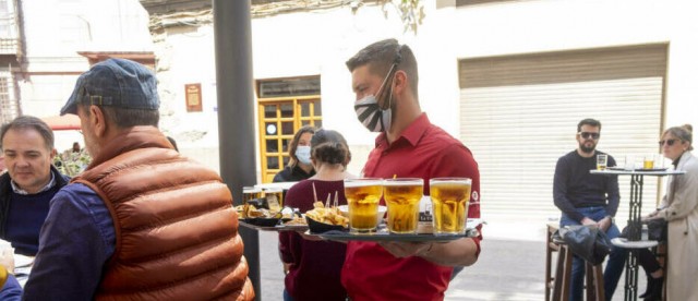 La hostelería regional dio trabajo a un 50% más de personas en el verano de la recuperación