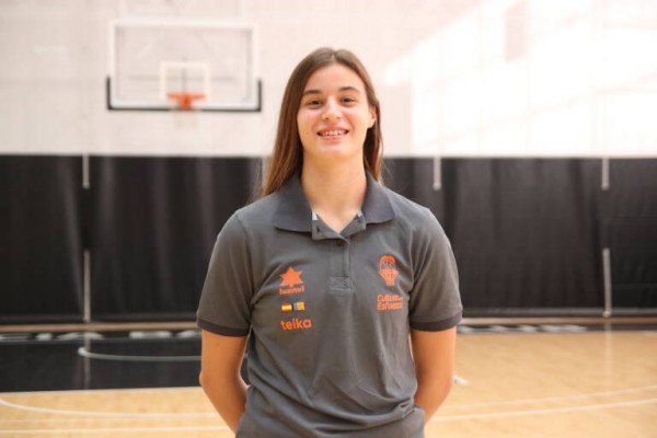 La canterana Claudia Contell estará en la Supercopa y previa Euroliga