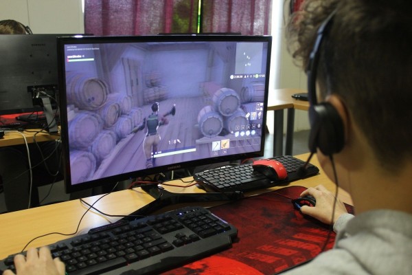El joven hospitalizado por su adicción a Fortnite llegó a estar conectado durante 20 horas diarias