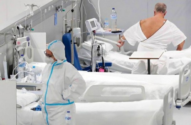 AstraZeneca ultima una nueva terapia para los inmunodeprimidos que les protegerá durante un año
