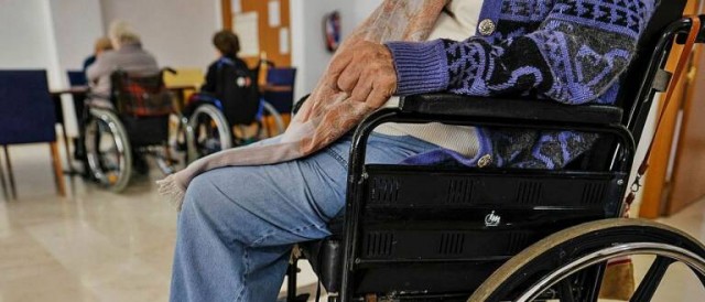 València reduce la lista de espera de dependencia un 80% en menos de un año
