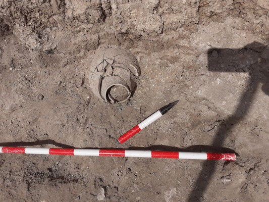 Se encuentran cientos de objetos romanos en una fosa del yacimiento de Casas del Campo, en Villena 
