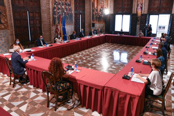 Generalitat, sindicatos y patronal crean una Mesa para seguir la trazabilidad de los fondos europeos