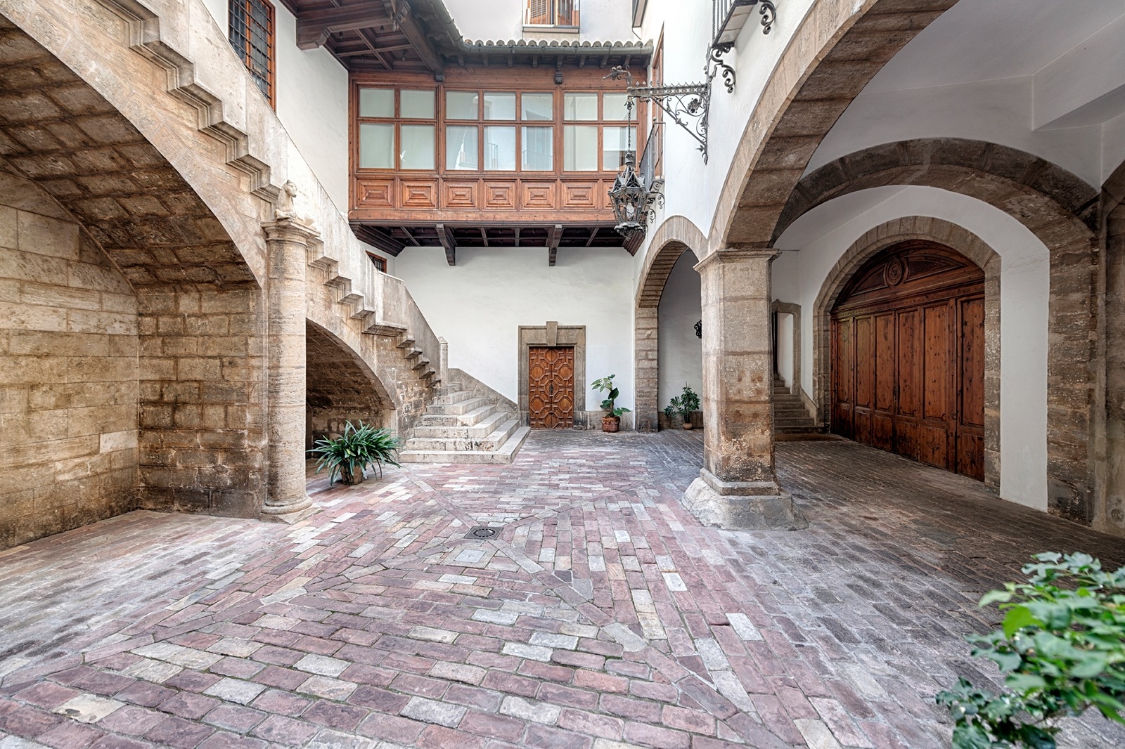 Los palacios de Malferit y de Fernández de Córdoba desvelan sus secretos

