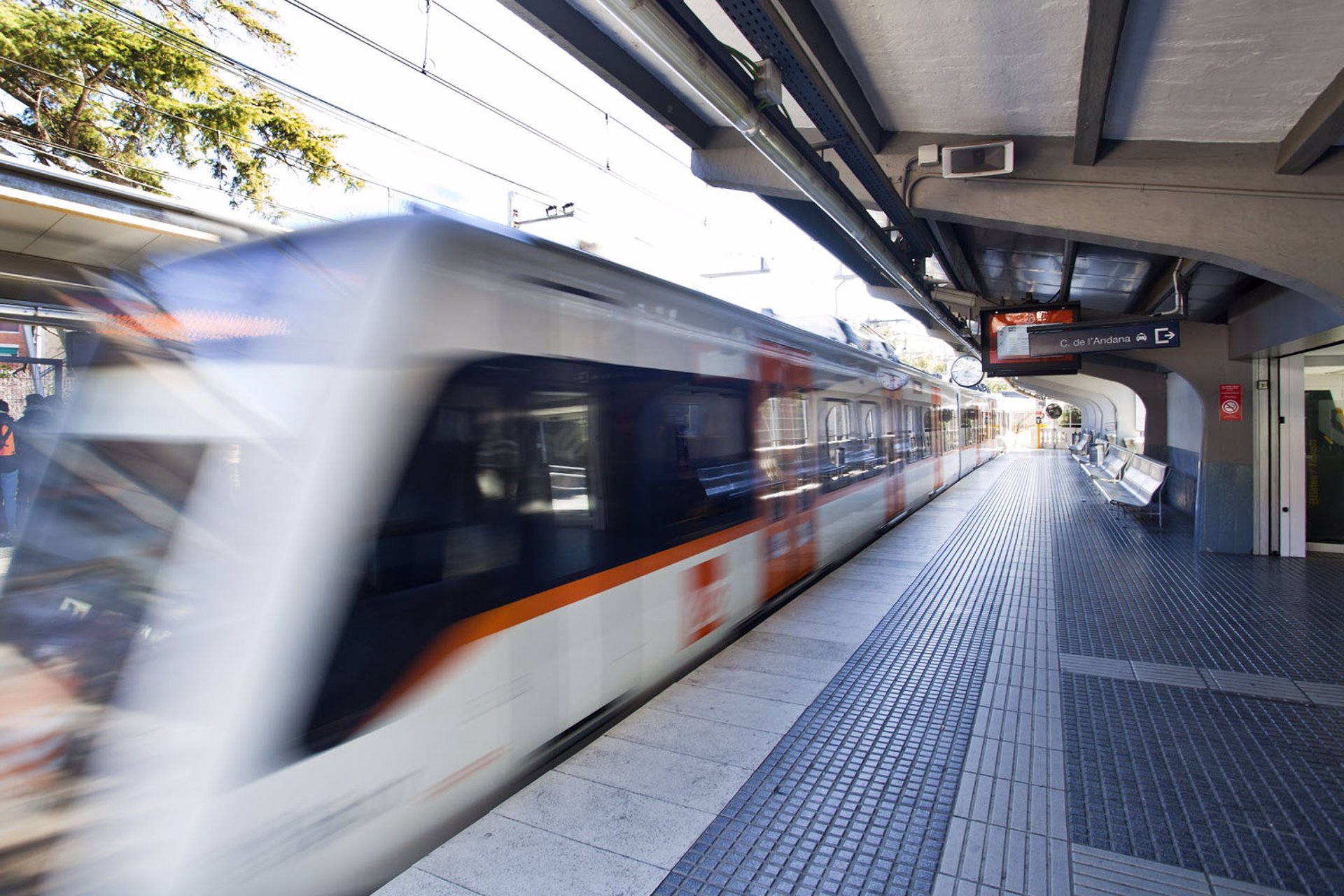 El Gobierno invierte 69 millones en la instalación de señalización en dos tramos del Corredor