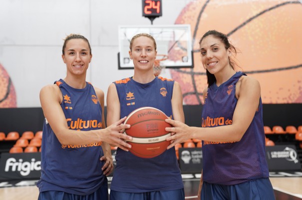 Ana Gómez, Queralt Casas y Cristina Ouviña serán las capitanas