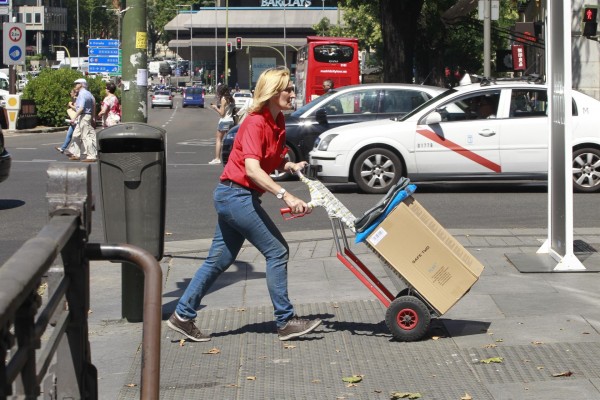 La crisis de la covid amplía la brecha de paro y de horas trabajadas por sexos, según el Banco de España