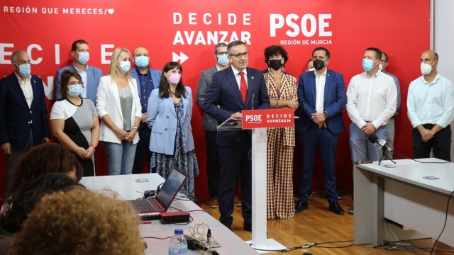 Conesa pone en manos de la nueva dirección seguir como portavoz
