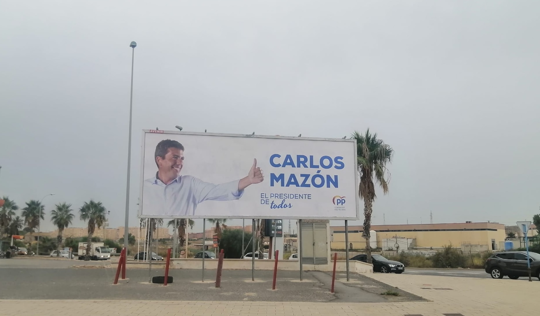 Carlos Mazón lanza una campaña en vallas y mupis ante un hipotético adelanto electoral 