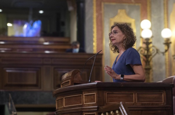  Montero asume que no podrá cumplir con el déficit que exige Bruselas hasta 2024 o incluso 2025
