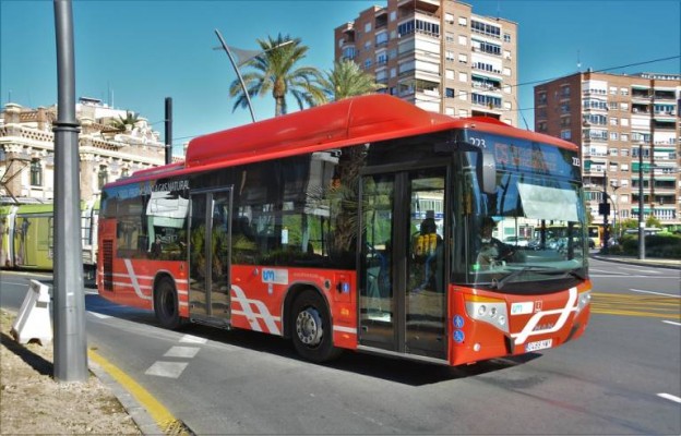 Retornan los viajeros a los autobuses urbanos de la Región: aumento del 24,2% en julio 