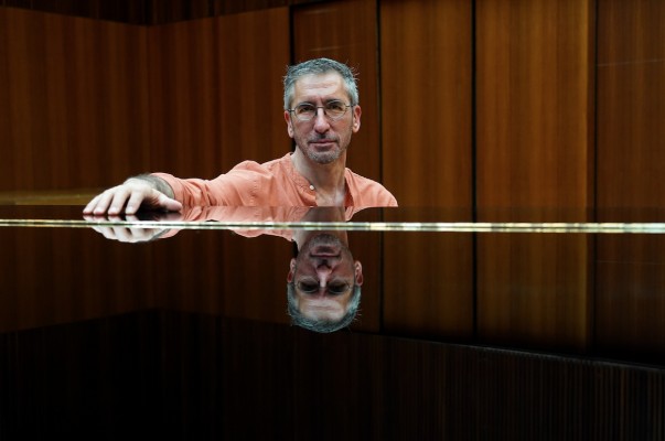 José Luis Castillo: «Al público le digo: ustedes escuchen 
y sientan»
