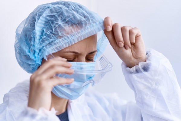 El precio que pagan las enfermeras y fisioterapeutas con covid persistente: denuncian falta de apoyo