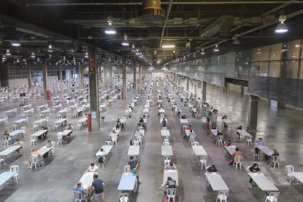 Más de 18.000 personas se examinan en la Comunitat para cubrir 473 puestos fijos en Correos
