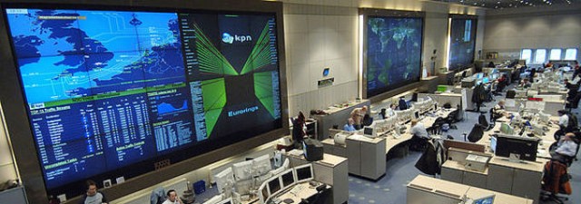 Telefónica compra el 6% de su filial alemana a KPN por el 1,43% de su autocartera