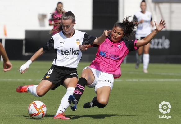 El Valencia va de más a menos y cede un empate