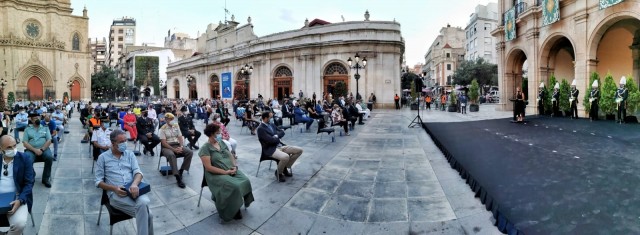 Castelló conmemora su fundación con el homenaje a las víctimas de la covid y a los servicios esenciales