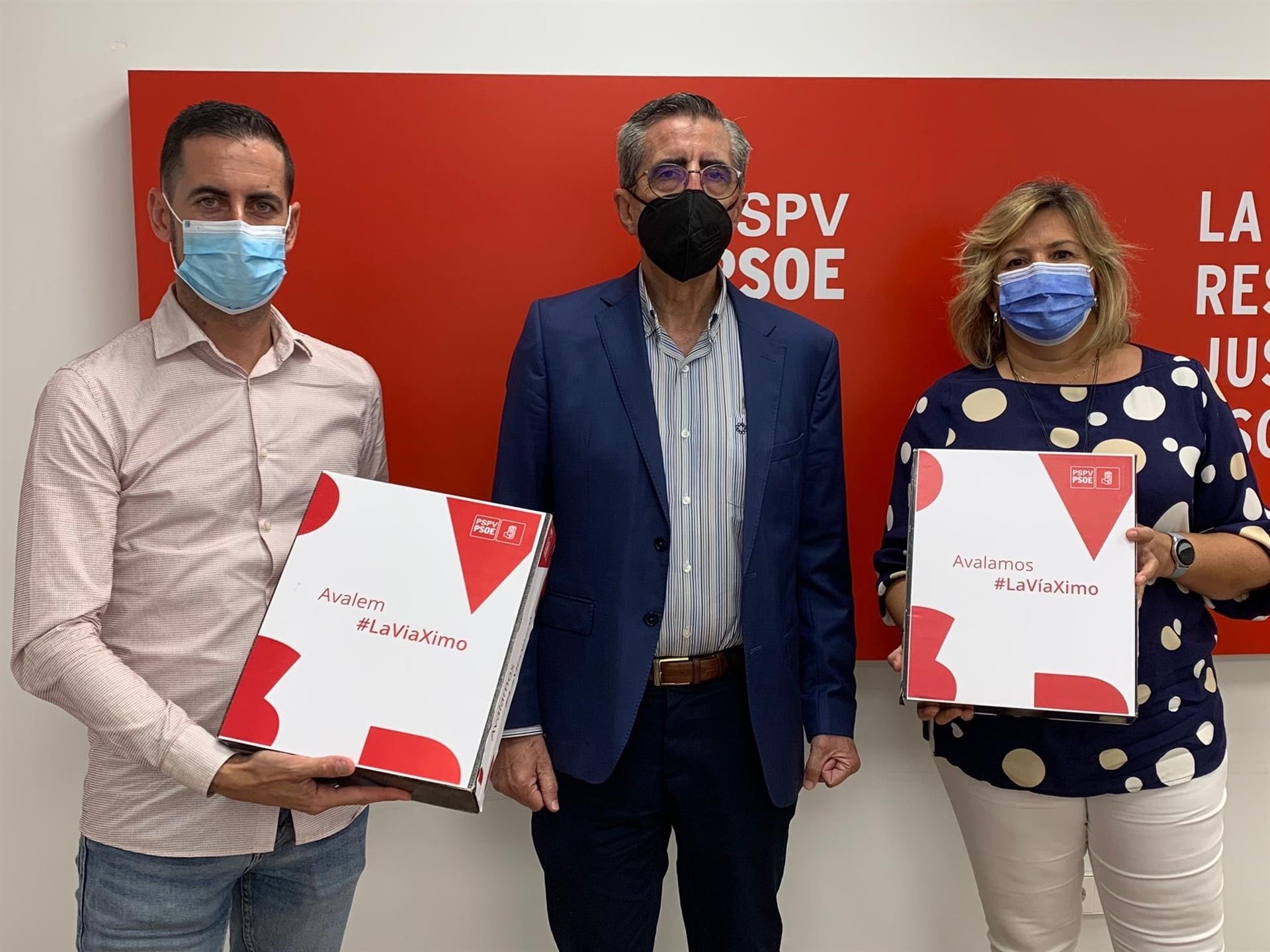 Entrega de los avales - FOTO: PSPV-PSOE  - 