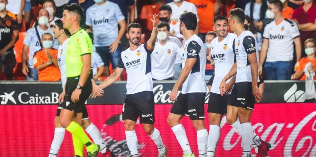 El Valencia apenas gana sin Gayà